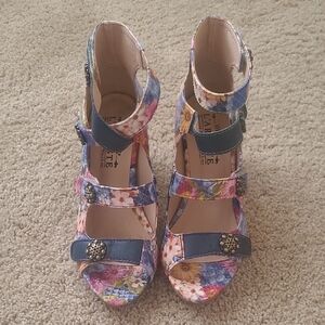 L'Artiste Floral Blue Wedges Size 37